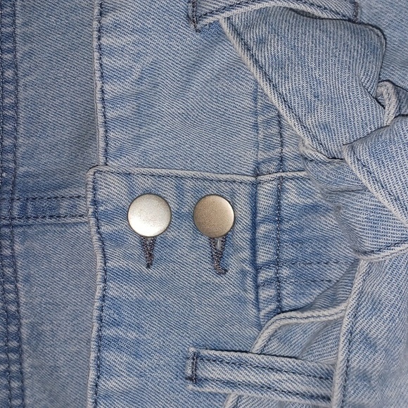 Gilli Washed Denim Mini Skirt with Tie Belt in Size L  (NWT) - Picture 6 of 10